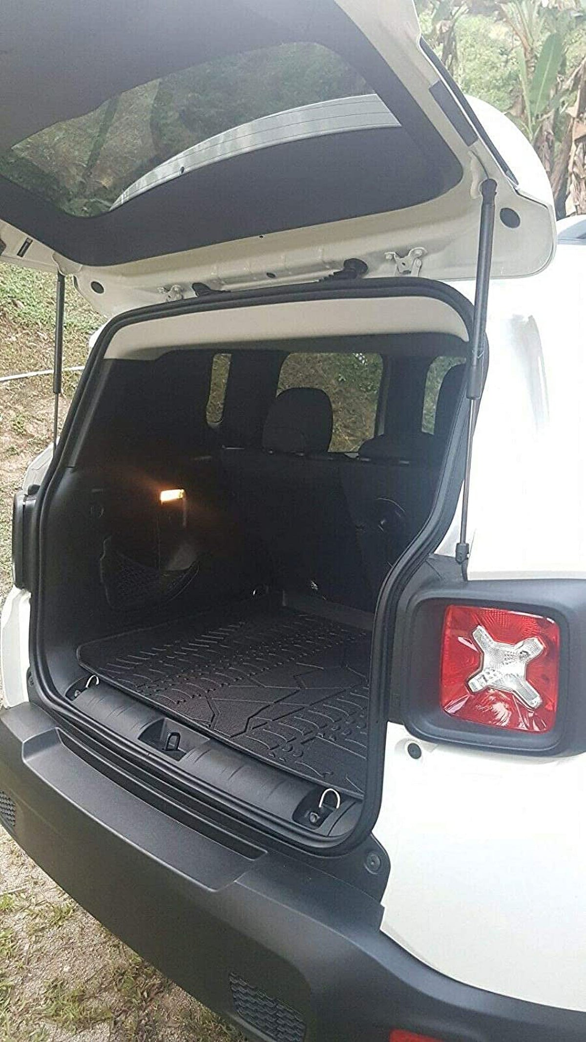 Cargo Liner Trunk Mat for Jeep Renegade 2015-2023 Weather-Resistant Rubber with Raised Lip Z26312