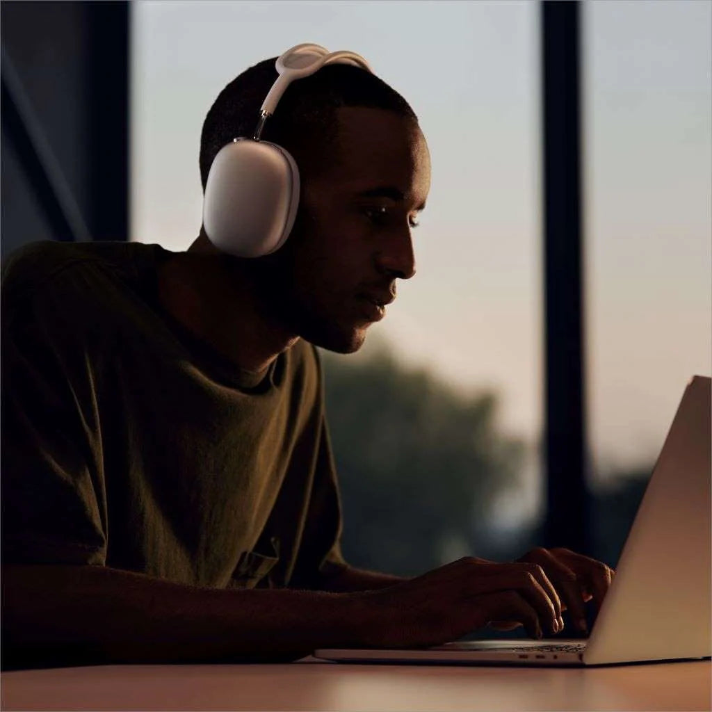 Space Gray AirPods Max L84746