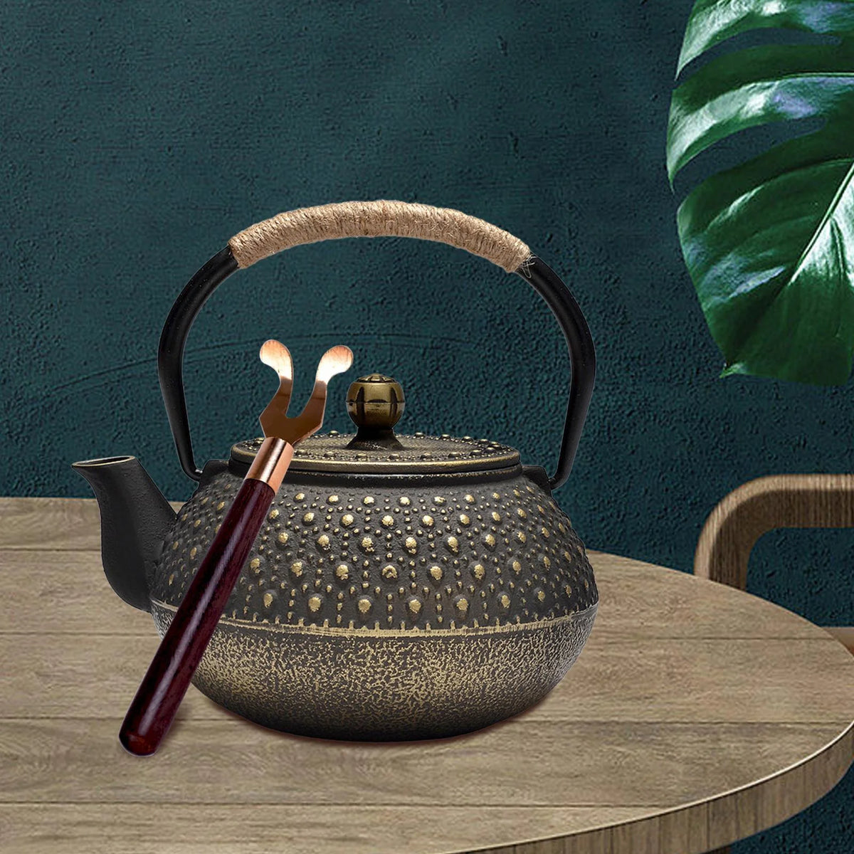 Cast Iron Teapot 900ml I24015