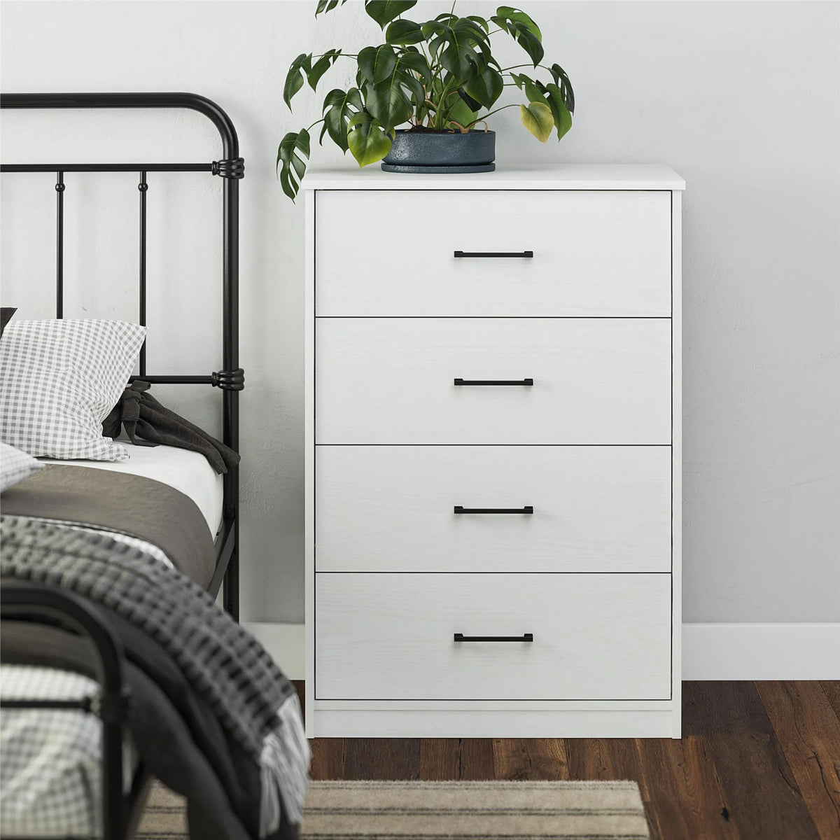 Black Oak 4 Drawer Dresser F6341