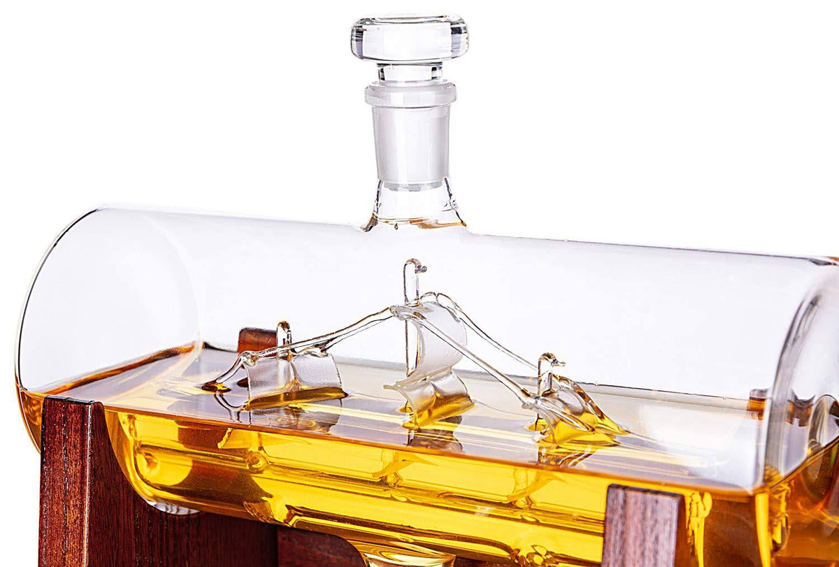 1250ml Whiskey Decanter with 2 Whiskey Glasses M201