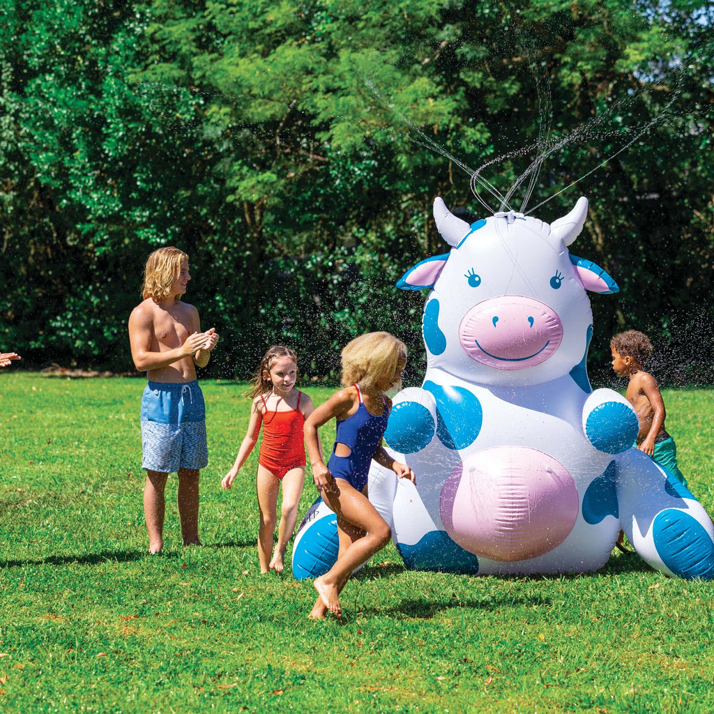 Sitting Cow Sprinkler Q17793