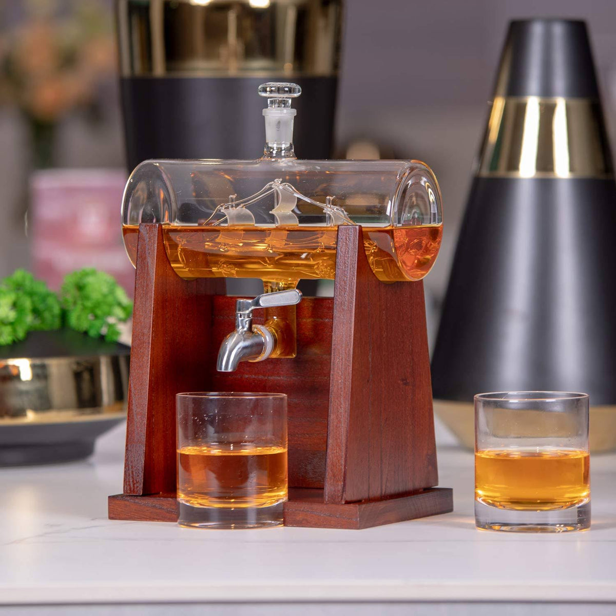 1250ml Whiskey Decanter with 2 Whiskey Glasses M201