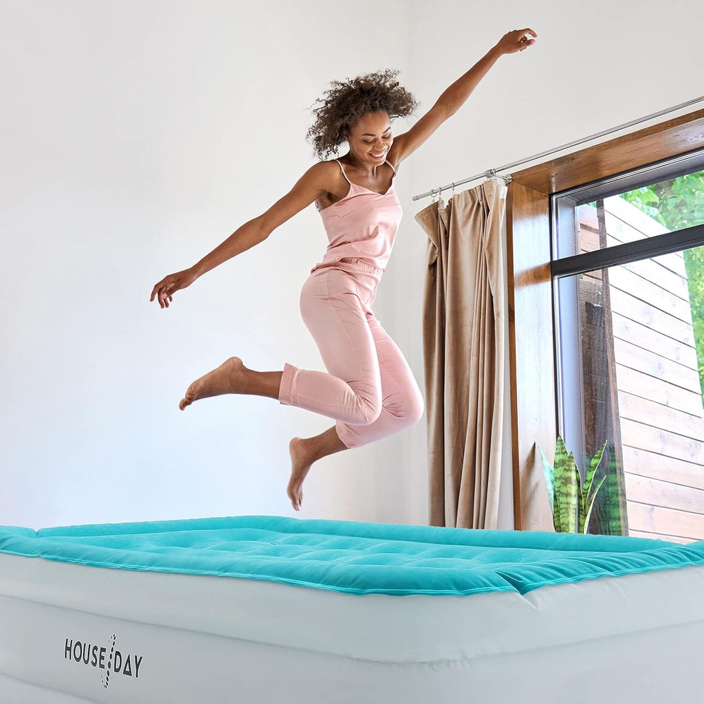 Queen Inflatable Air Mattress with Built-in Pump A402366