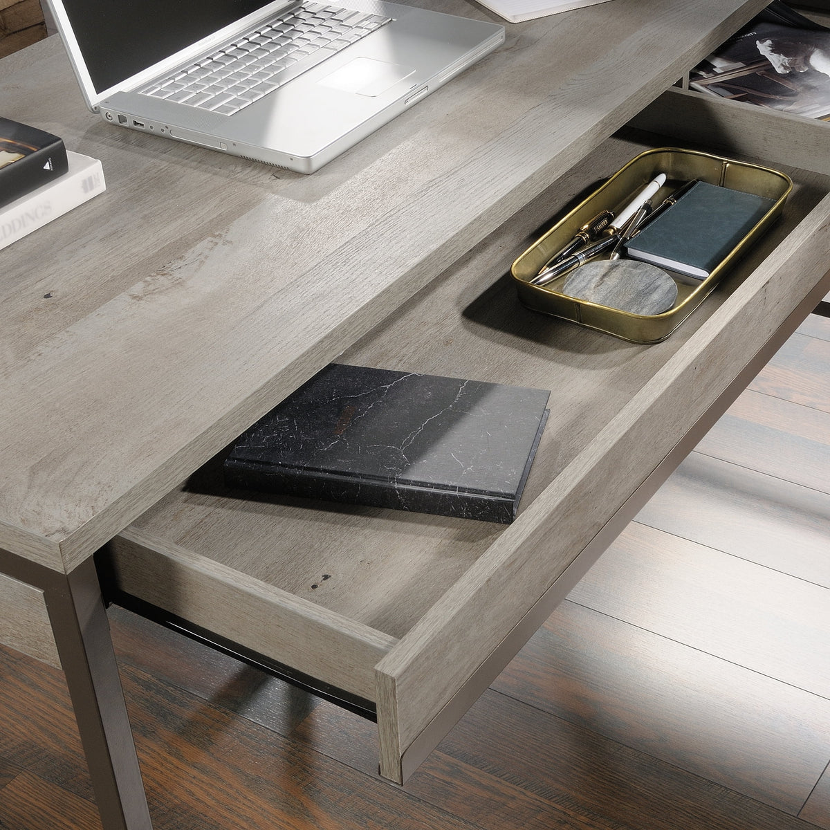 L-Shaped Desk X319