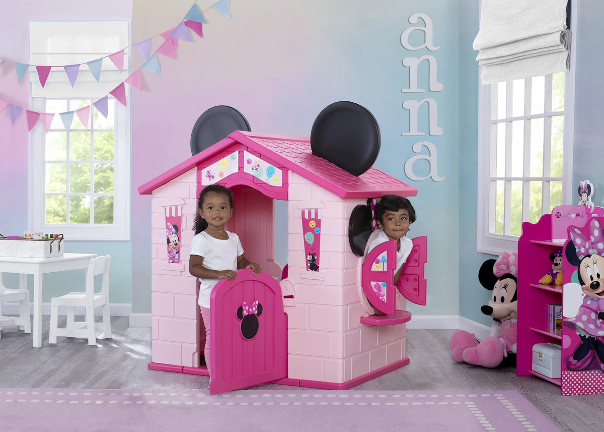 Plastic Indoor Outdoor Playhouse O4361