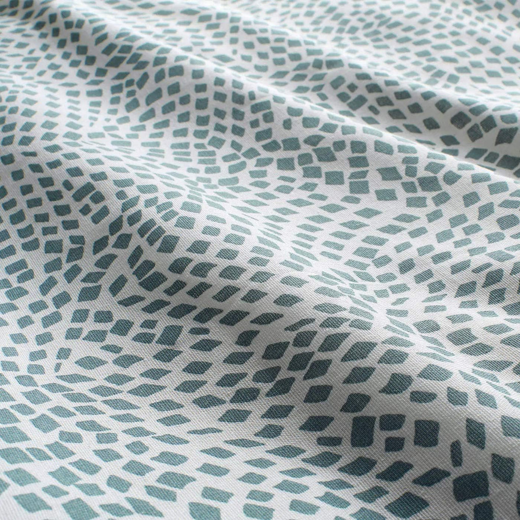 White/Blue Full/Queen Duvet Cover and Pillowcase(s) D56174
