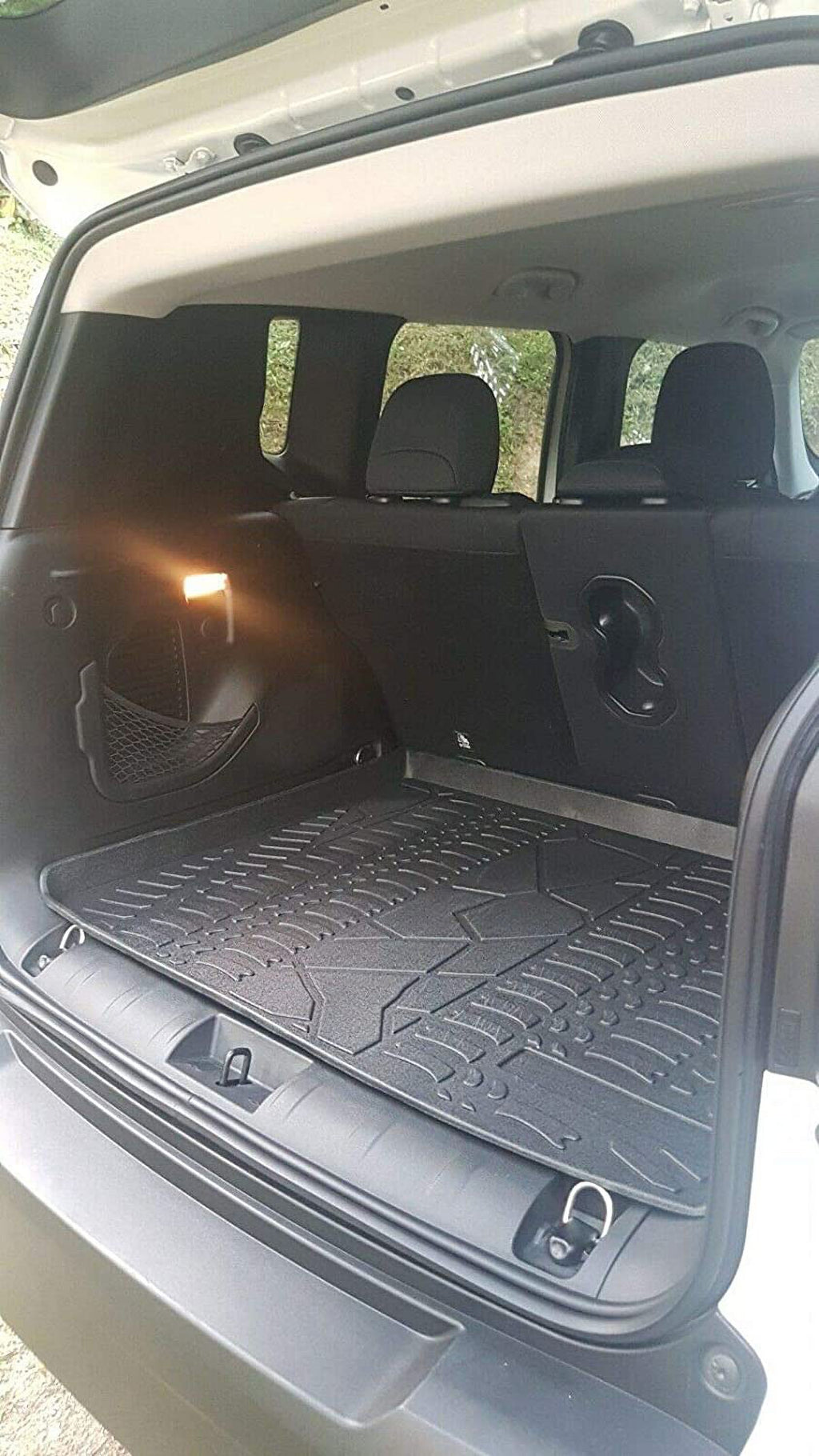 Cargo Liner Trunk Mat for Jeep Renegade 2015-2023 Weather-Resistant Rubber with Raised Lip Z26312